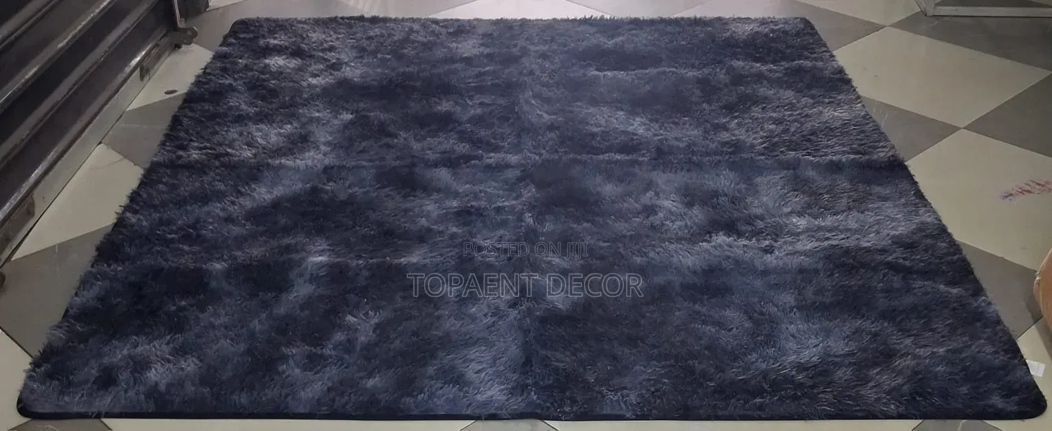 Black Warm Fluffy Carpets Available