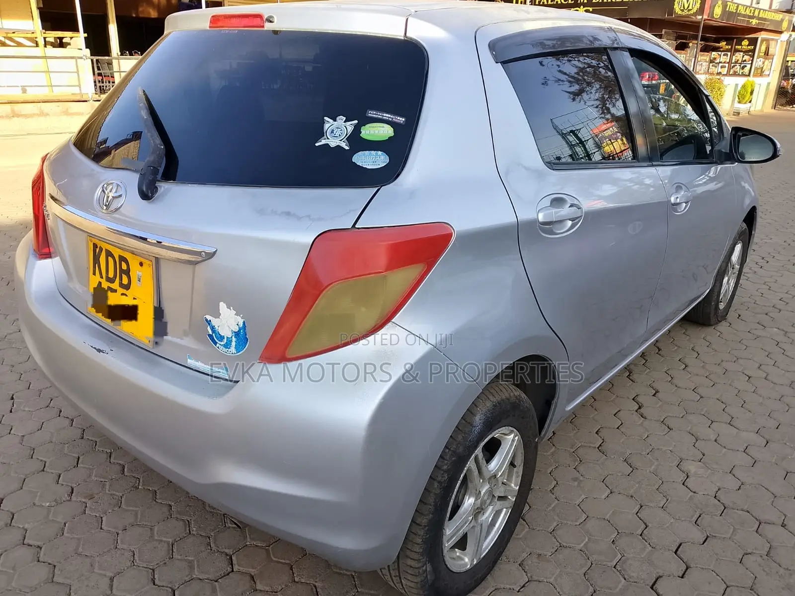 Toyota Vitz 2014 Silver