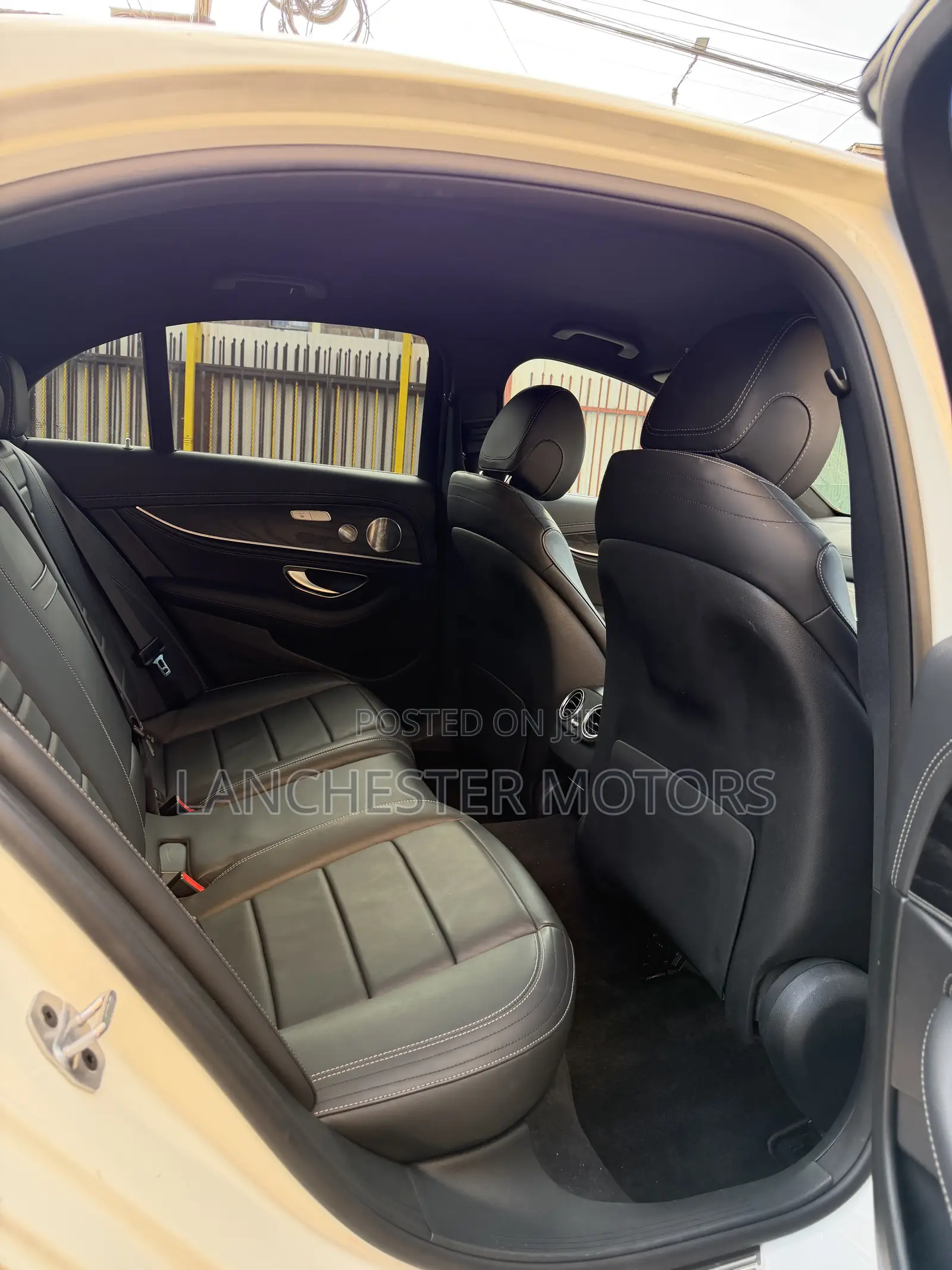 Mercedes-Benz E300 2019 White