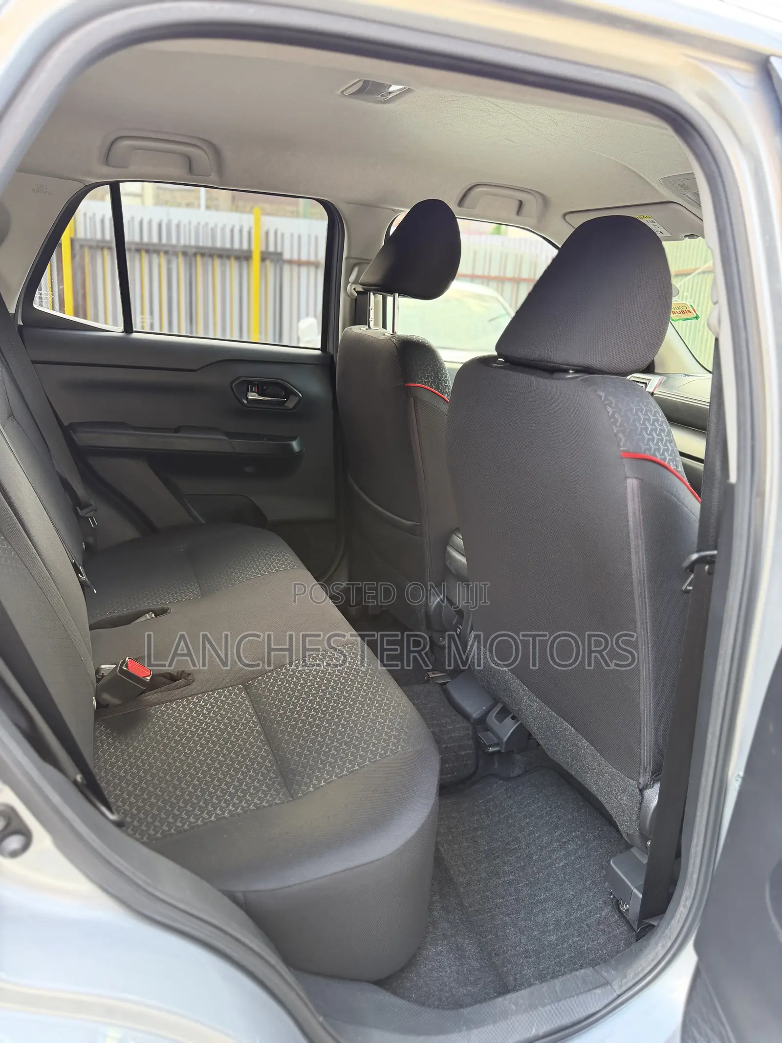 Toyota Raize 1.0 AWD 2019 Silver