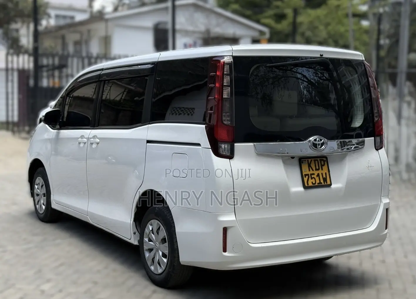 Toyota Noah 2017 White