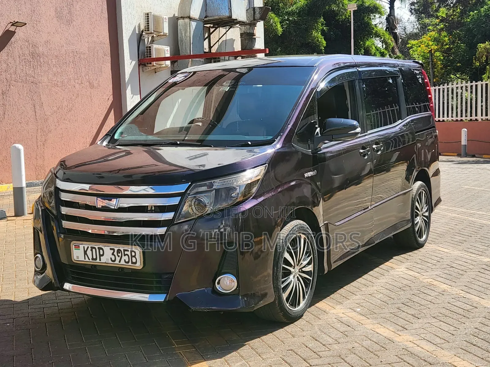 Toyota Noah 2.0 FWD (8 Seater) 2016 Black