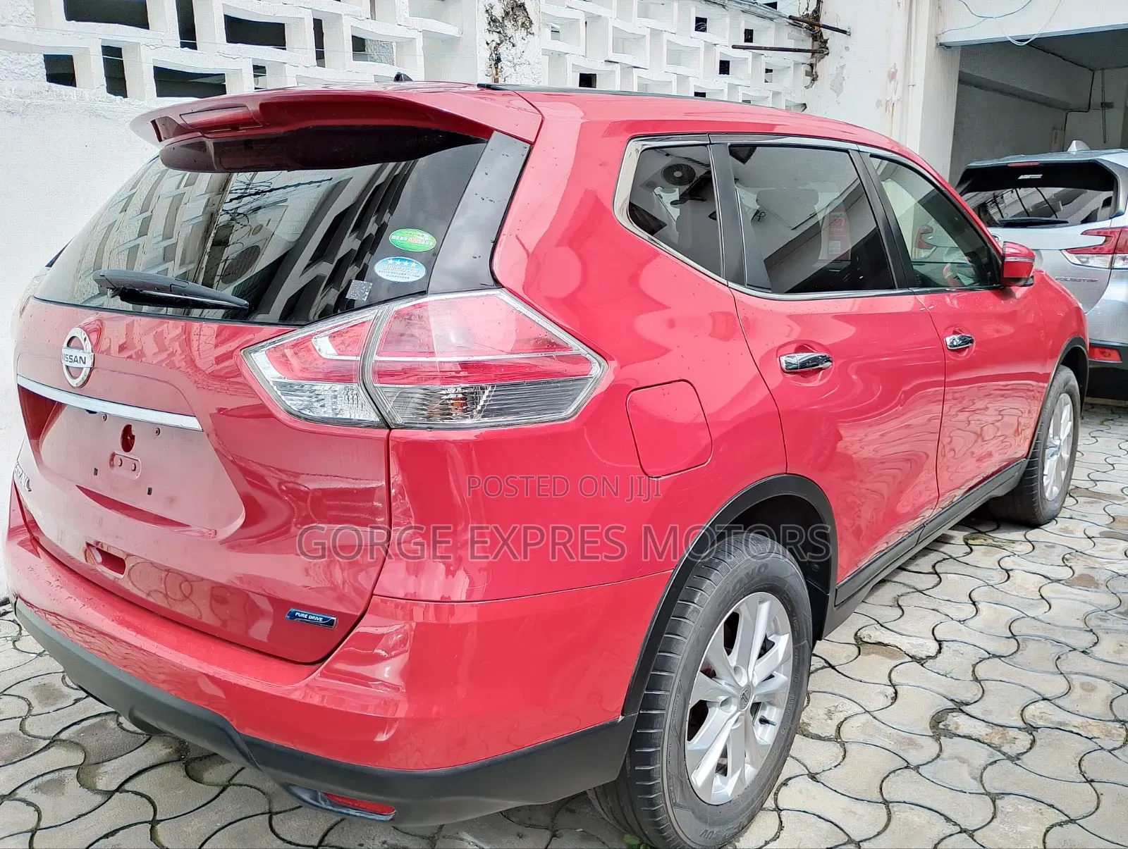 Nissan X-Trail 2.0 Petrol FWD 2016 Red