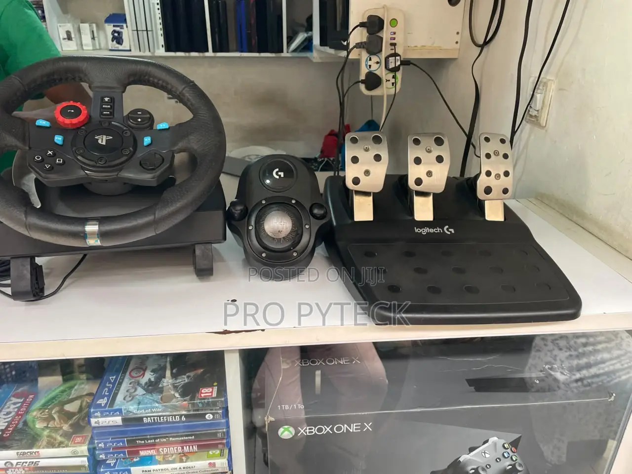 Logitech G29 Racing Wheel + Pedals – PS4/PS5/PC | Ex-Uk