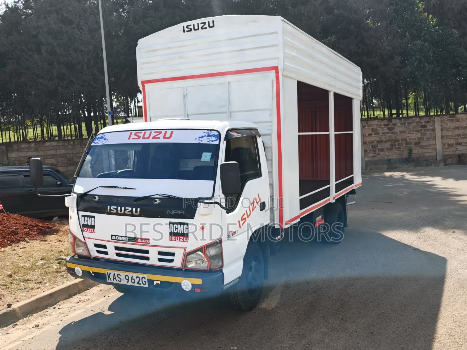 Isuzu NPR Local