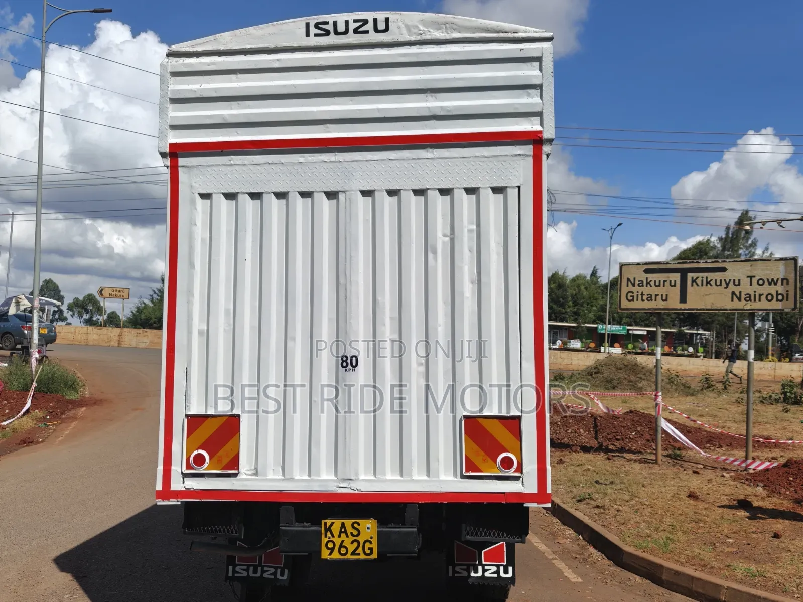 Isuzu NPR Local