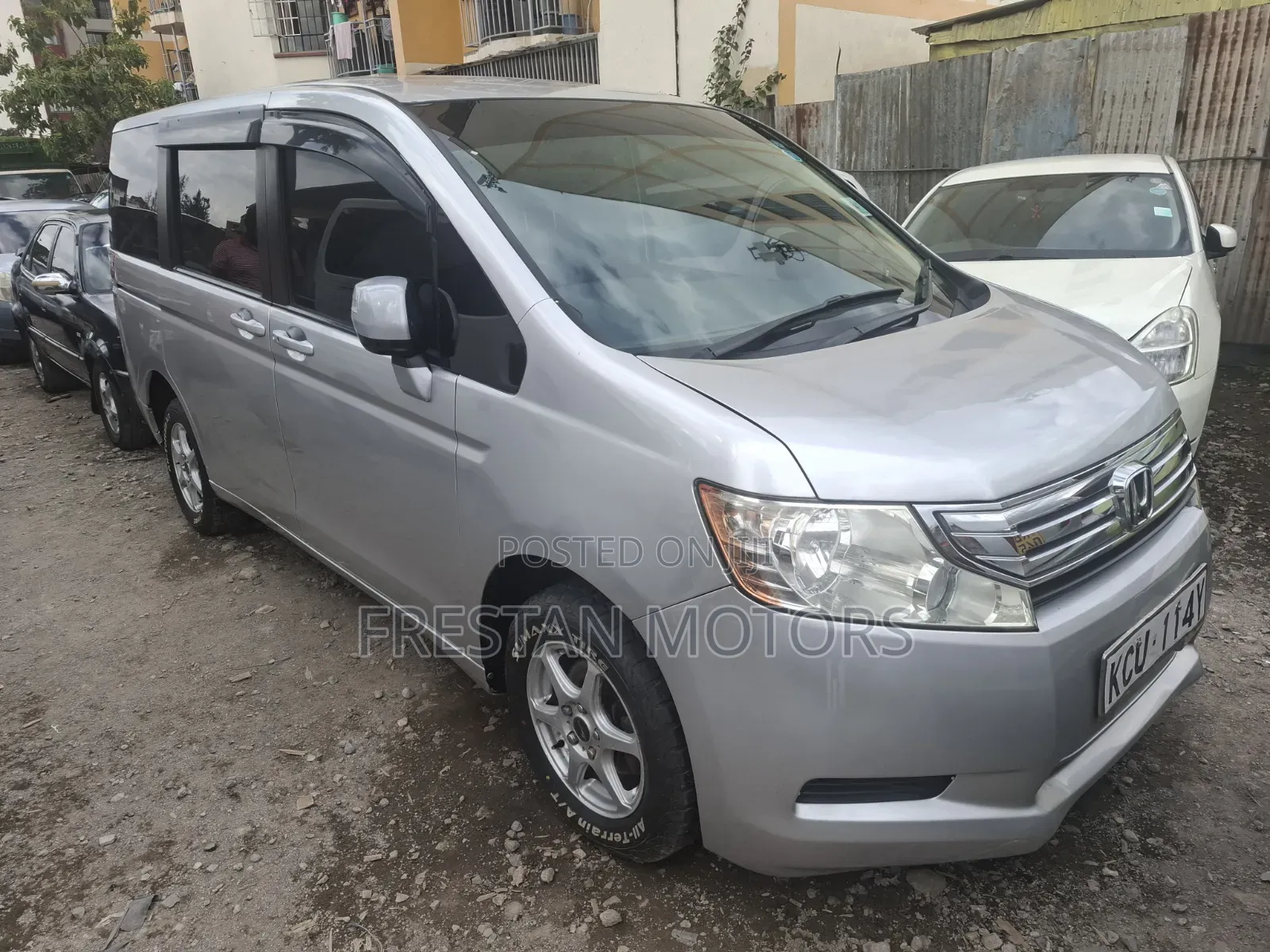 Honda Stepwgn 2012 Silver
