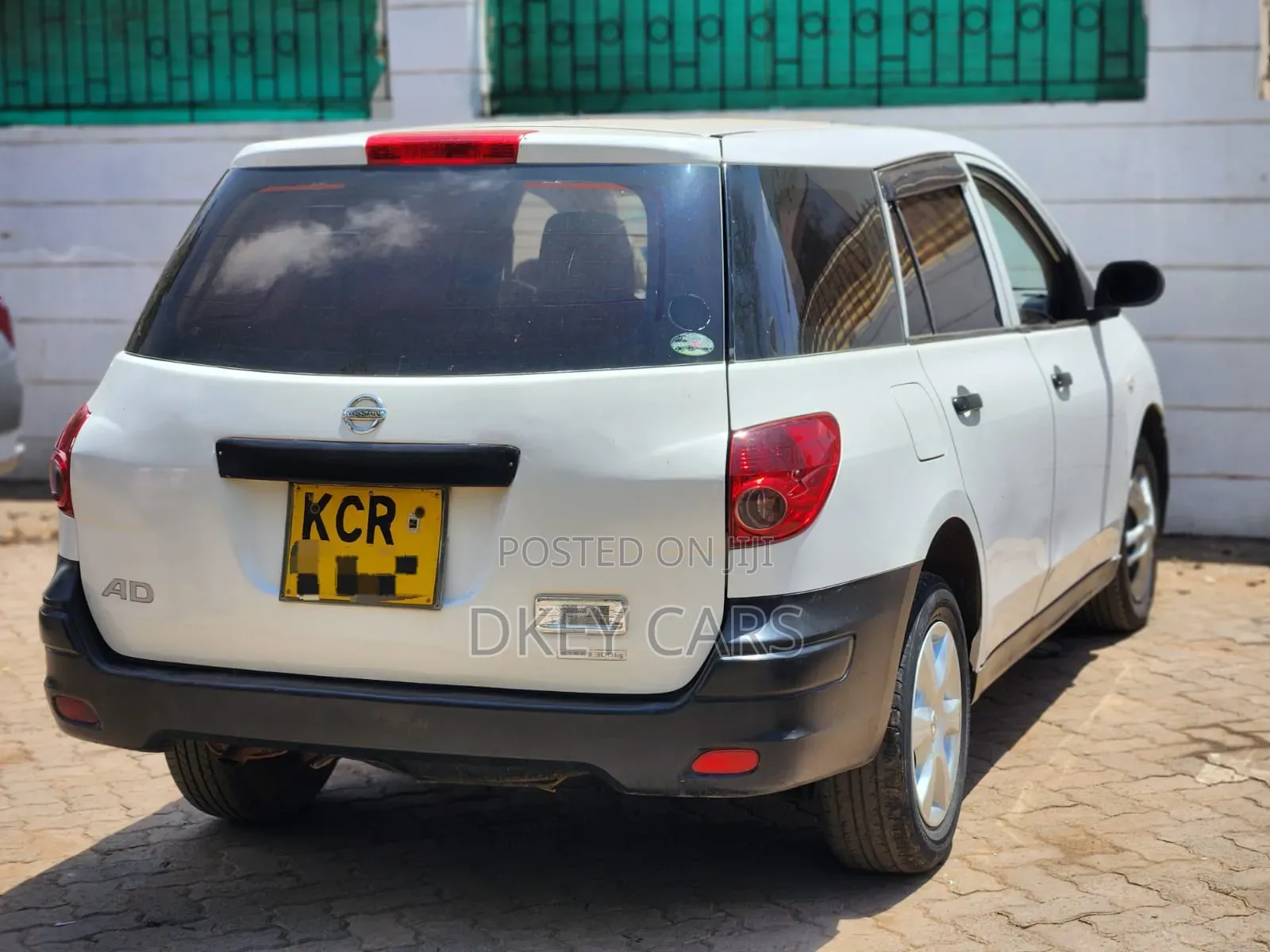 Nissan Advan 2013 White