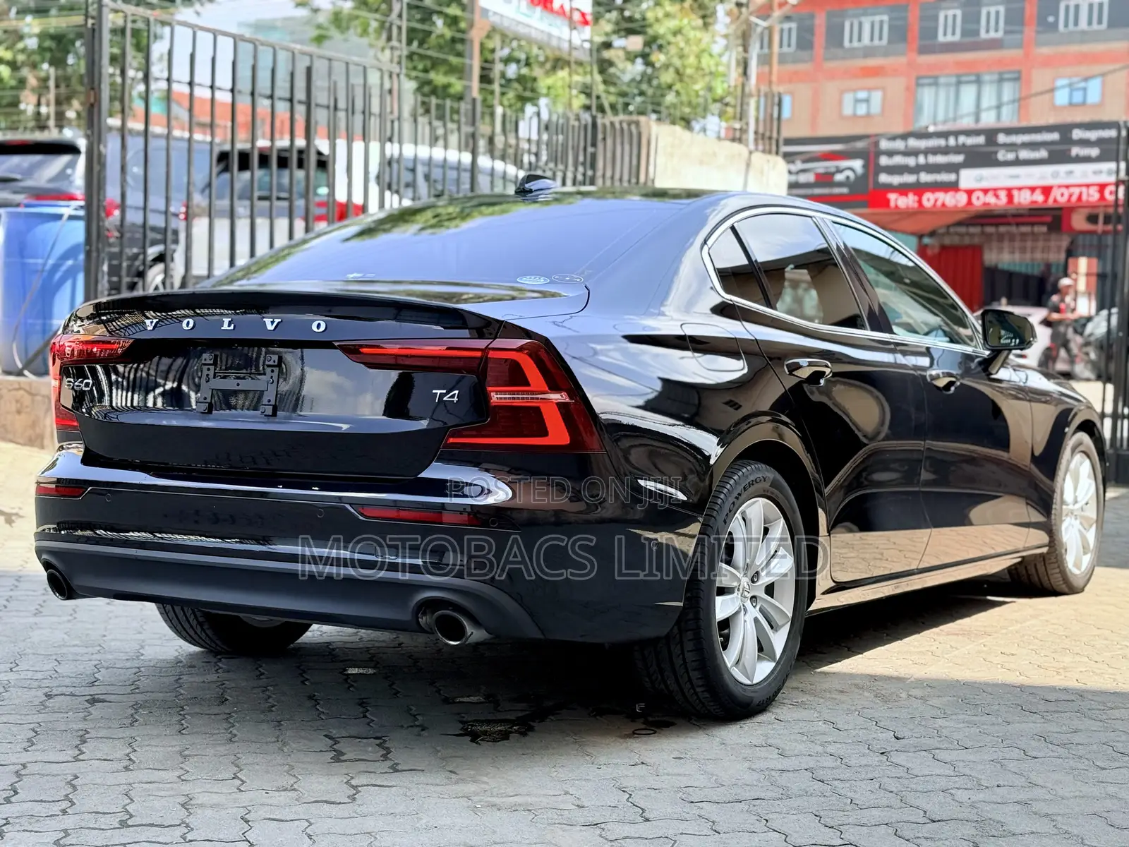 Volvo S60 T4 Momentum 2020 Black