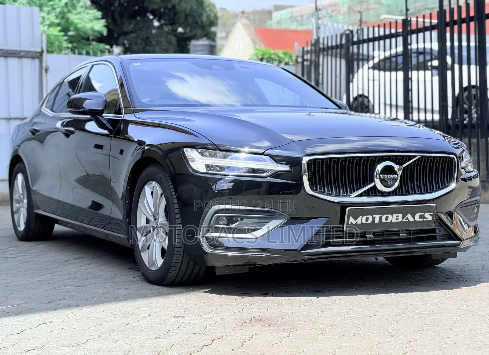 Volvo S60 T4 Momentum 2020 Black