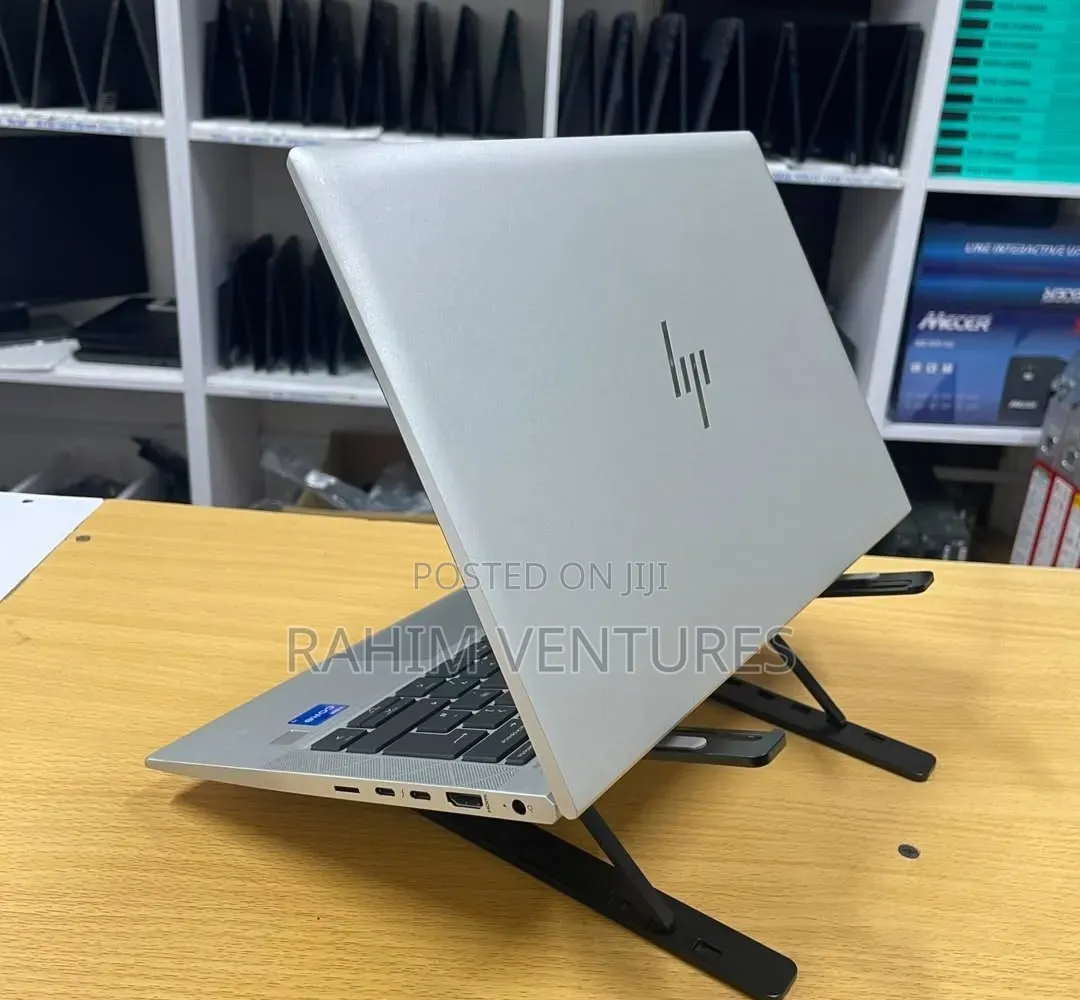 Laptop HP EliteBook 830 G8 8GB Intel Core i5 SSD 512GB
