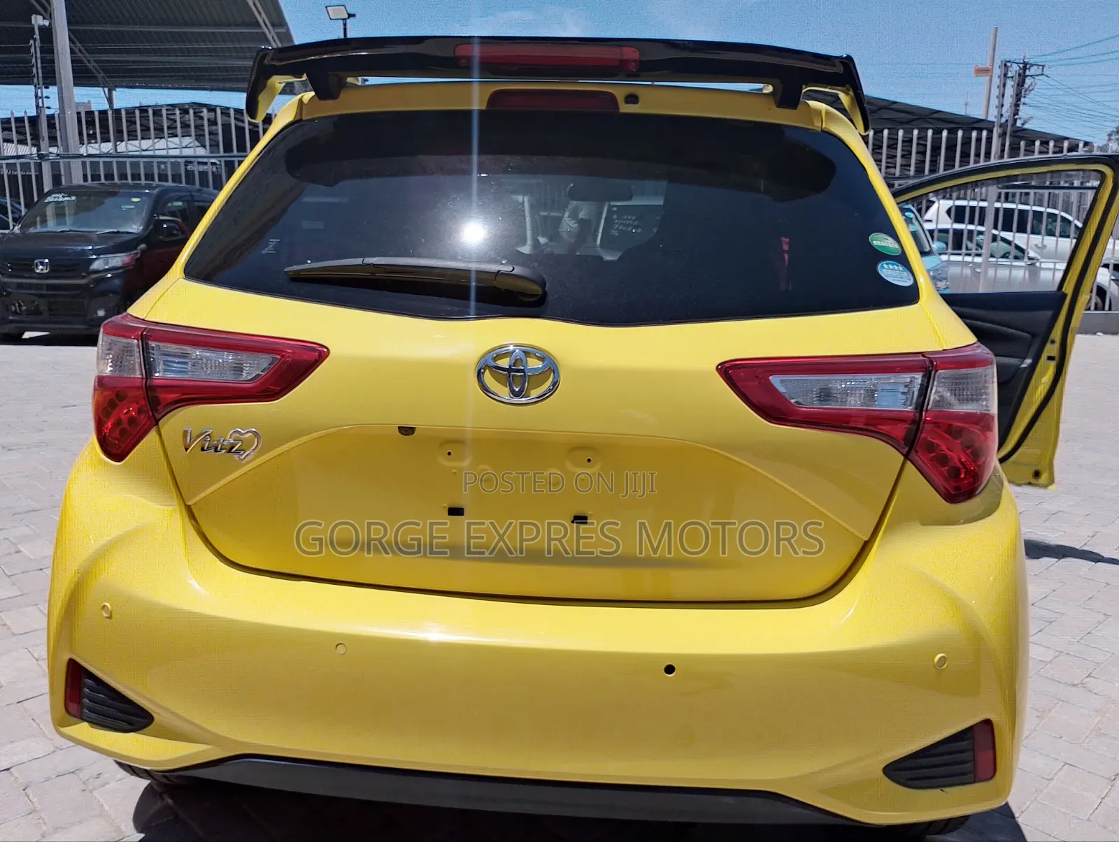 Toyota Vitz 1.3 FWD 5dr 2019 Yellow