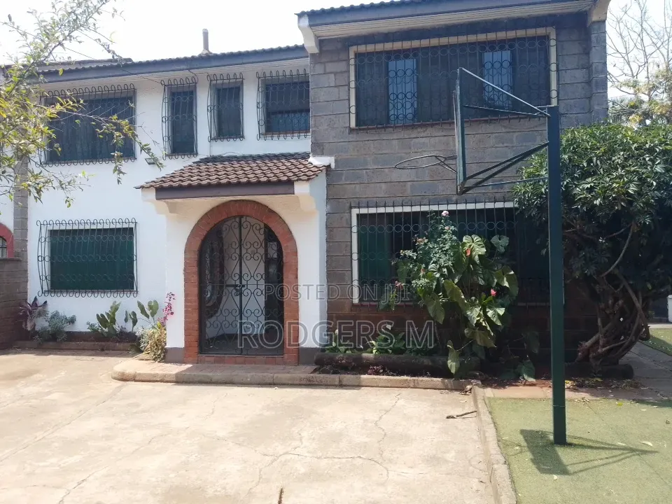 4bdrm Maisonette in Valley Arcade for rent