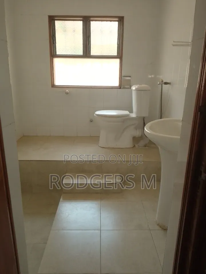 4bdrm Maisonette in Valley Arcade for rent
