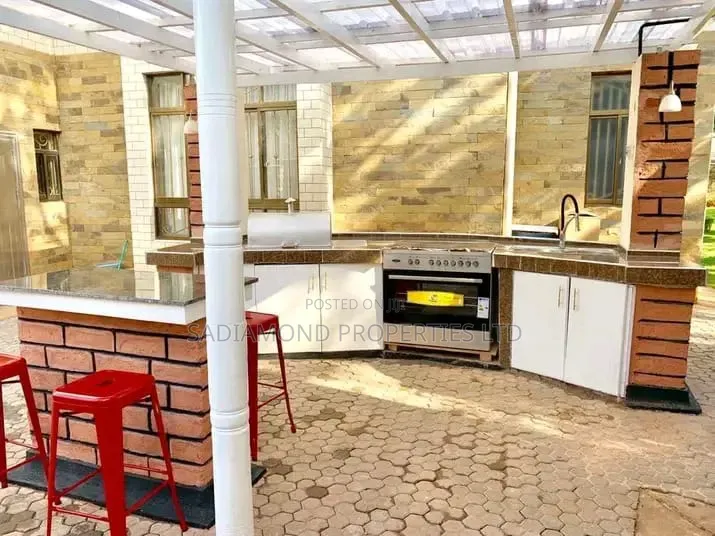 5bdrm House in Hardy for sale