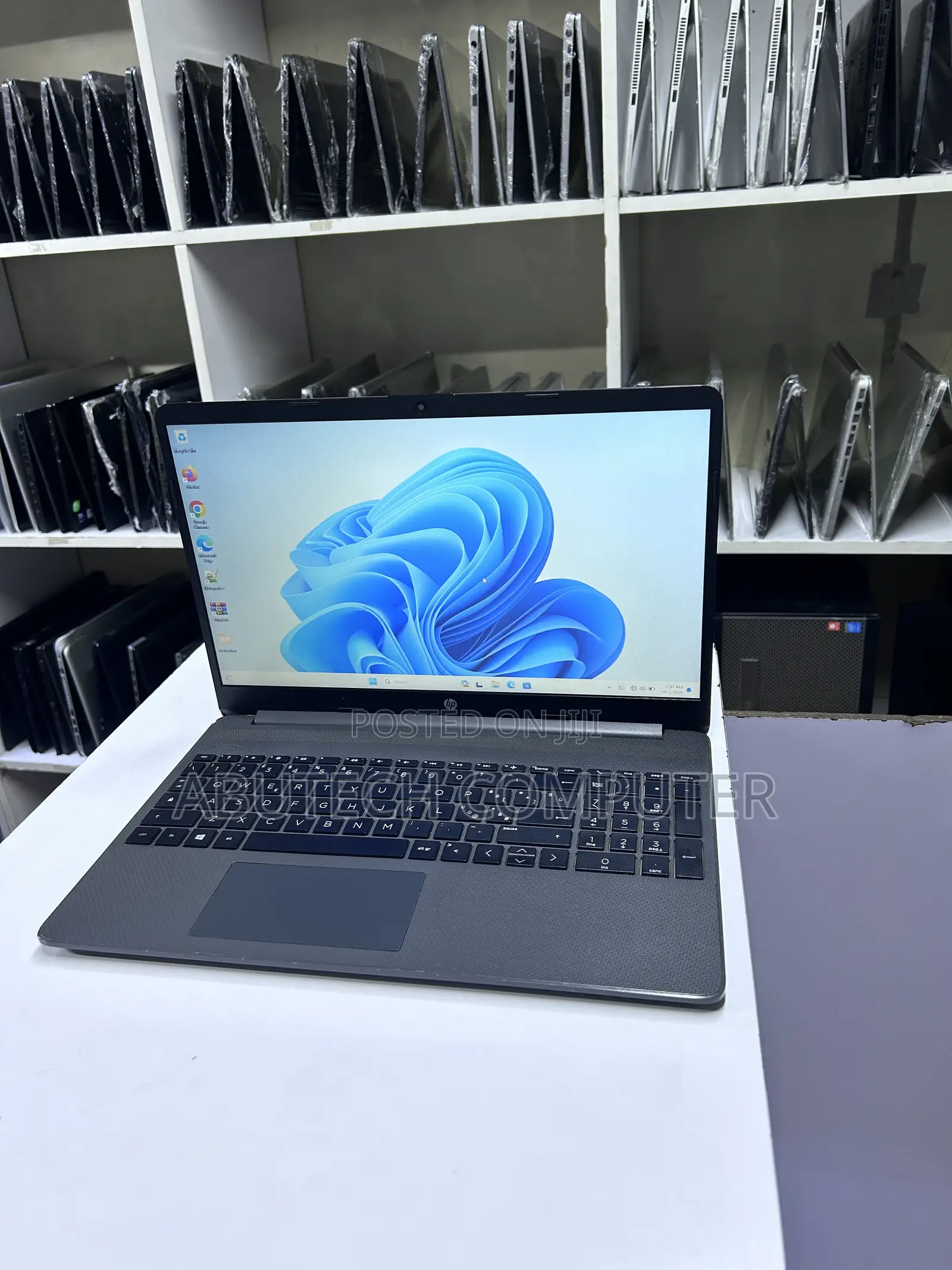 Laptop HP 250 G8 8GB AMD Ryzen 3 SSD 128GB