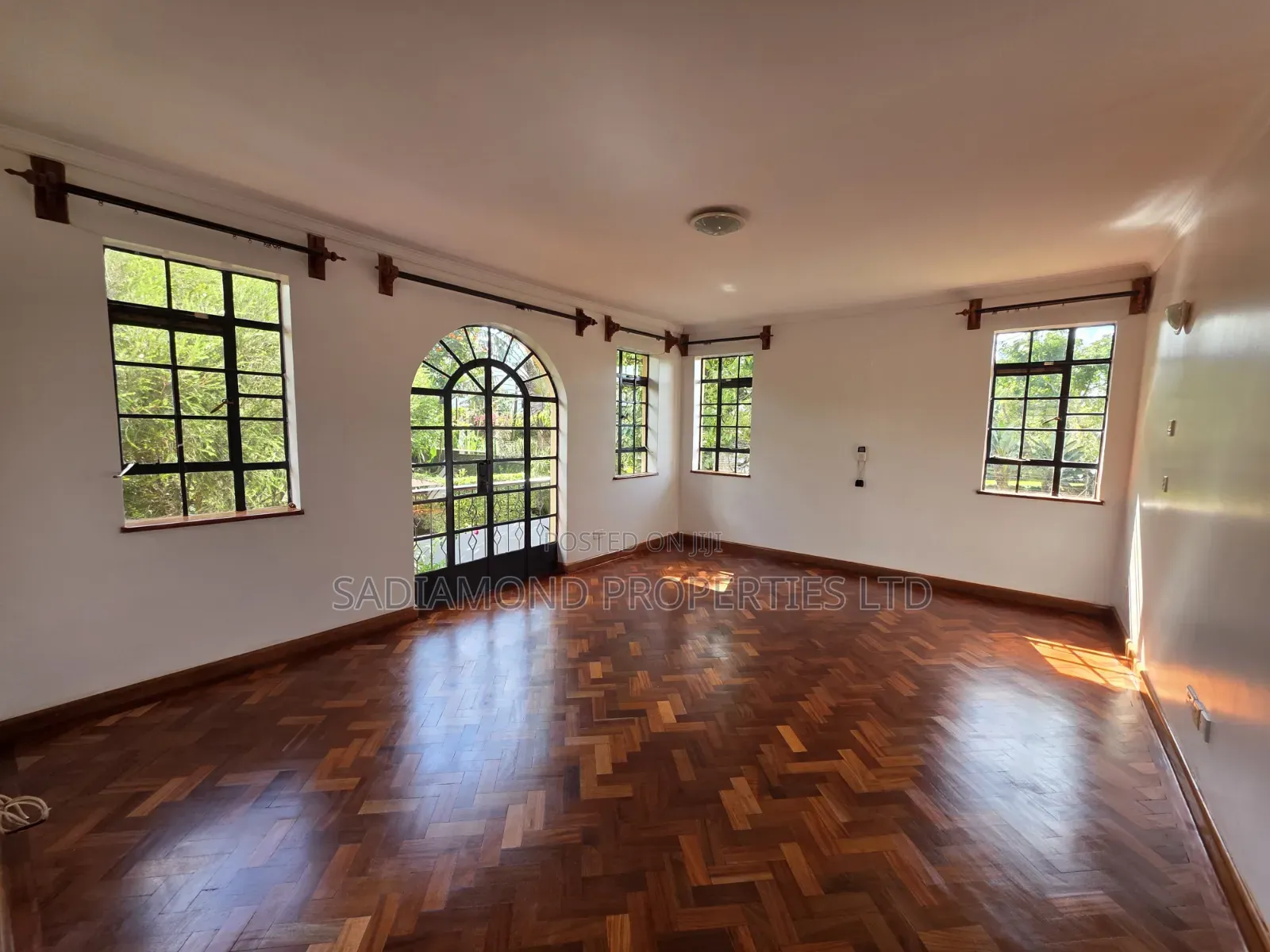 5bdrm Townhouse/Terrace in Kitisuru for sale