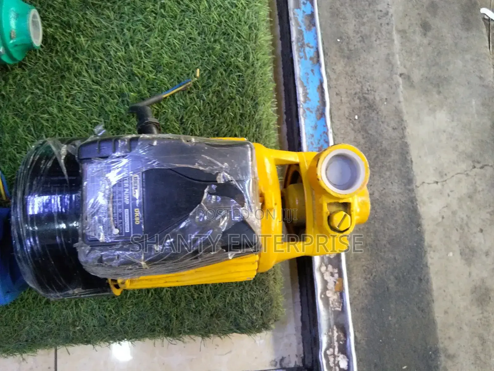 Dera Booster Water Pump 1hp