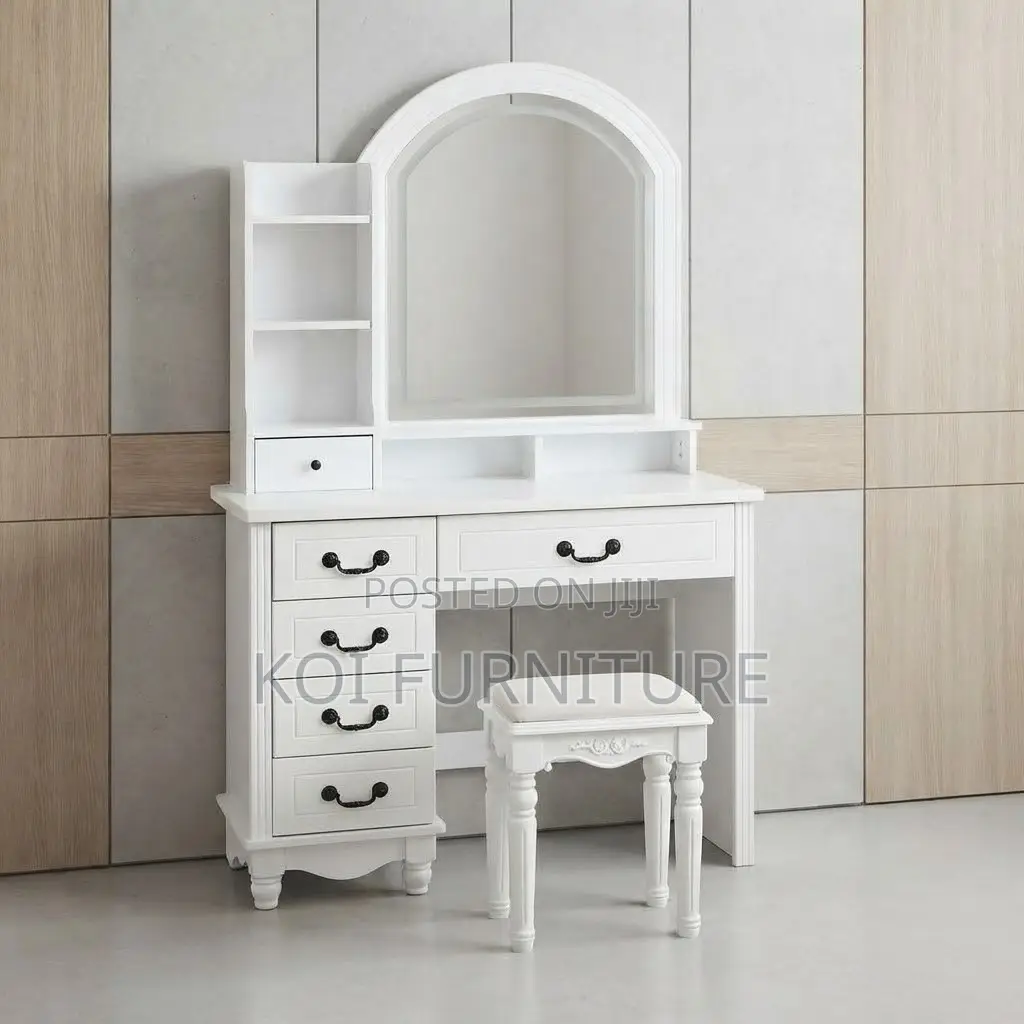 Dressers; Dressing Room Lux Vanity Set With Sliding Mirrors