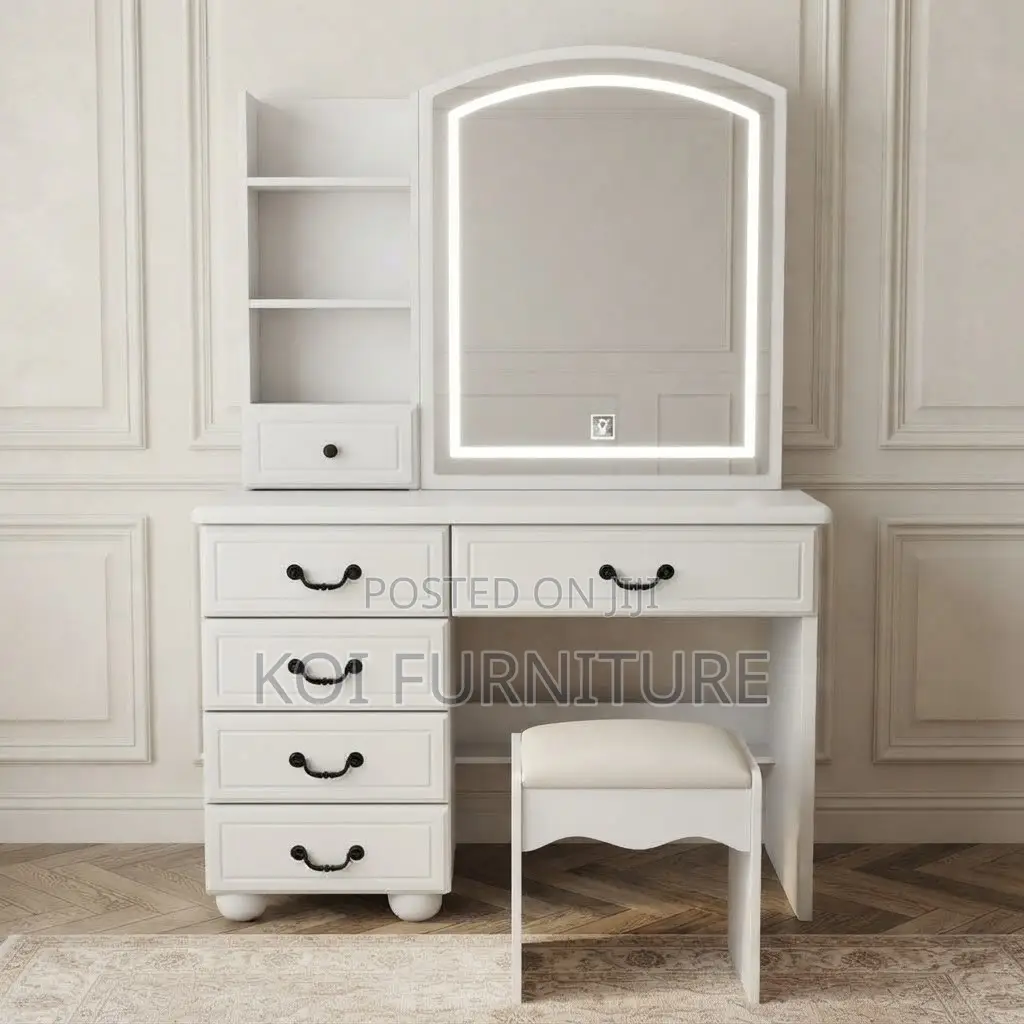 Dressers; Dressing Room Lux Vanity Set With Sliding Mirrors