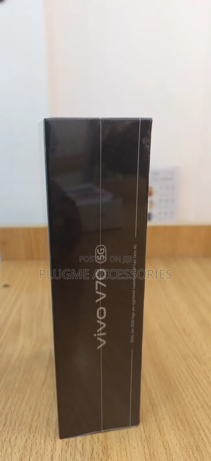 New Vivo V70 256 GB Gray