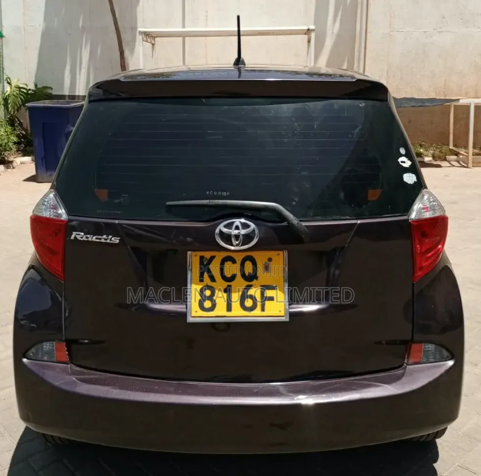 Toyota Ractis 2012 Maroon