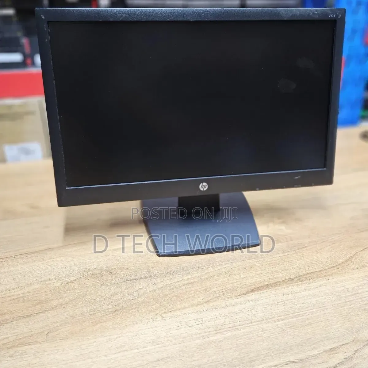 HP V194 Monitor
  Display Size: 18.5" Diagonal