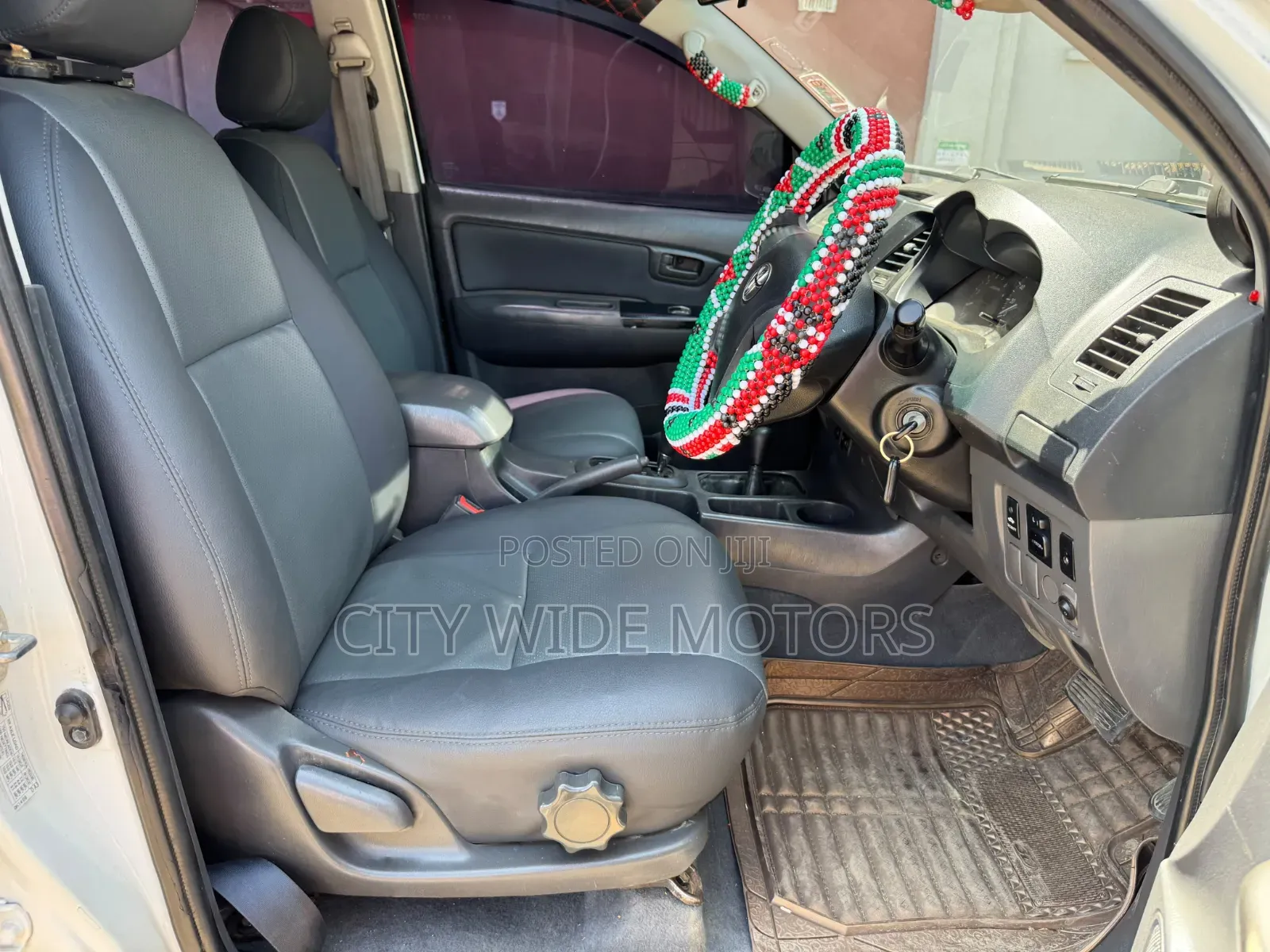 Toyota Hilux 2012 White