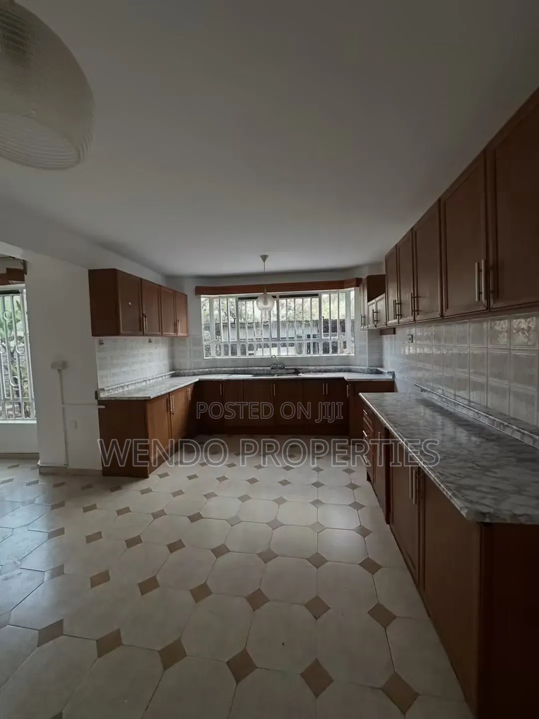 5bdrm Villa in Hardy for rent