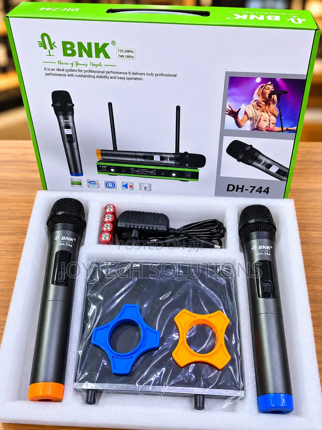 Dual Wireless Microphones – UHF, Clear Sound & Stable Signal