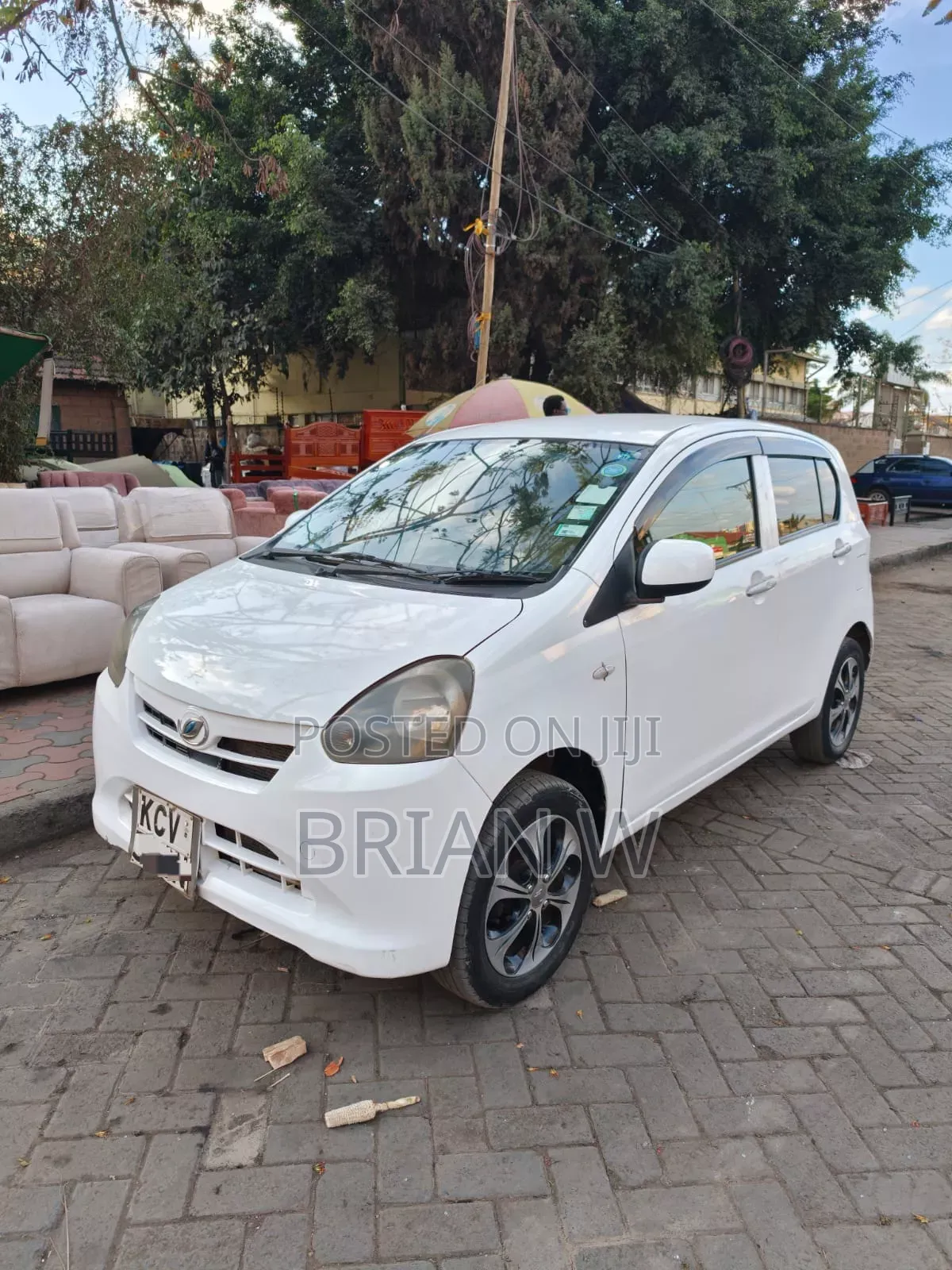 Daihatsu Mira 2012 White