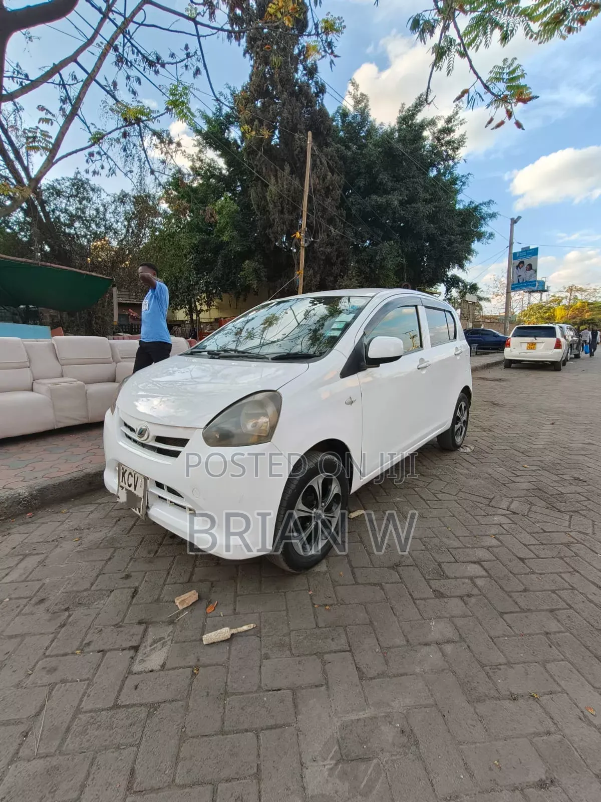 Daihatsu Mira 2012 White