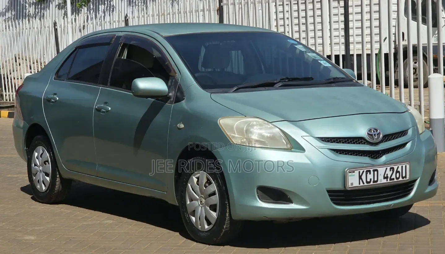 Toyota Belta 2008 Silver
