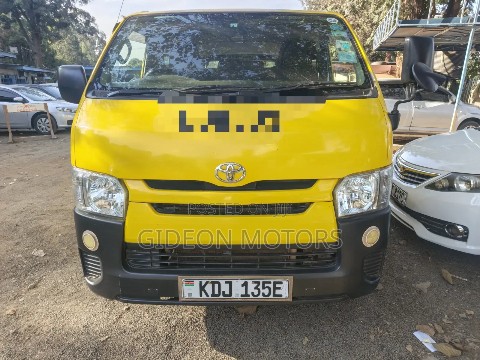 Toyota HiAce 2015 White