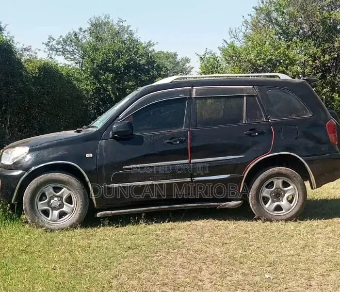 Toyota RAV4 Automatic 2000 Black