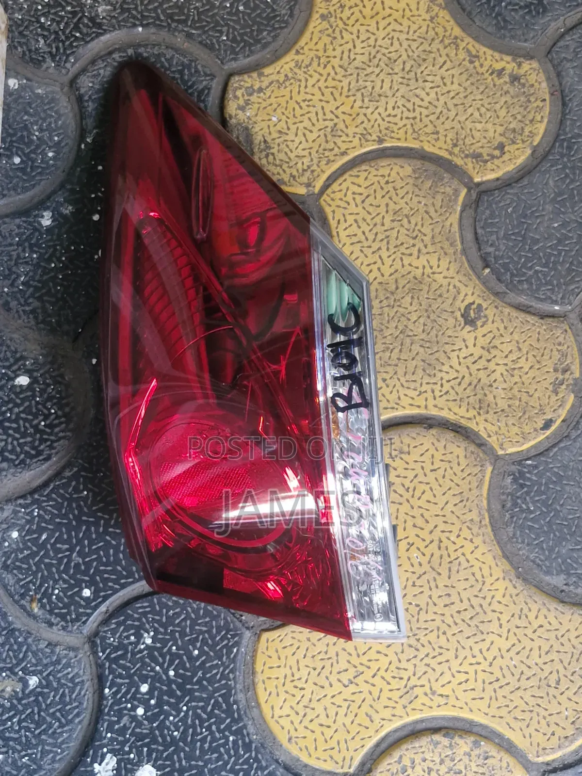 Crown Taillight RHS Body