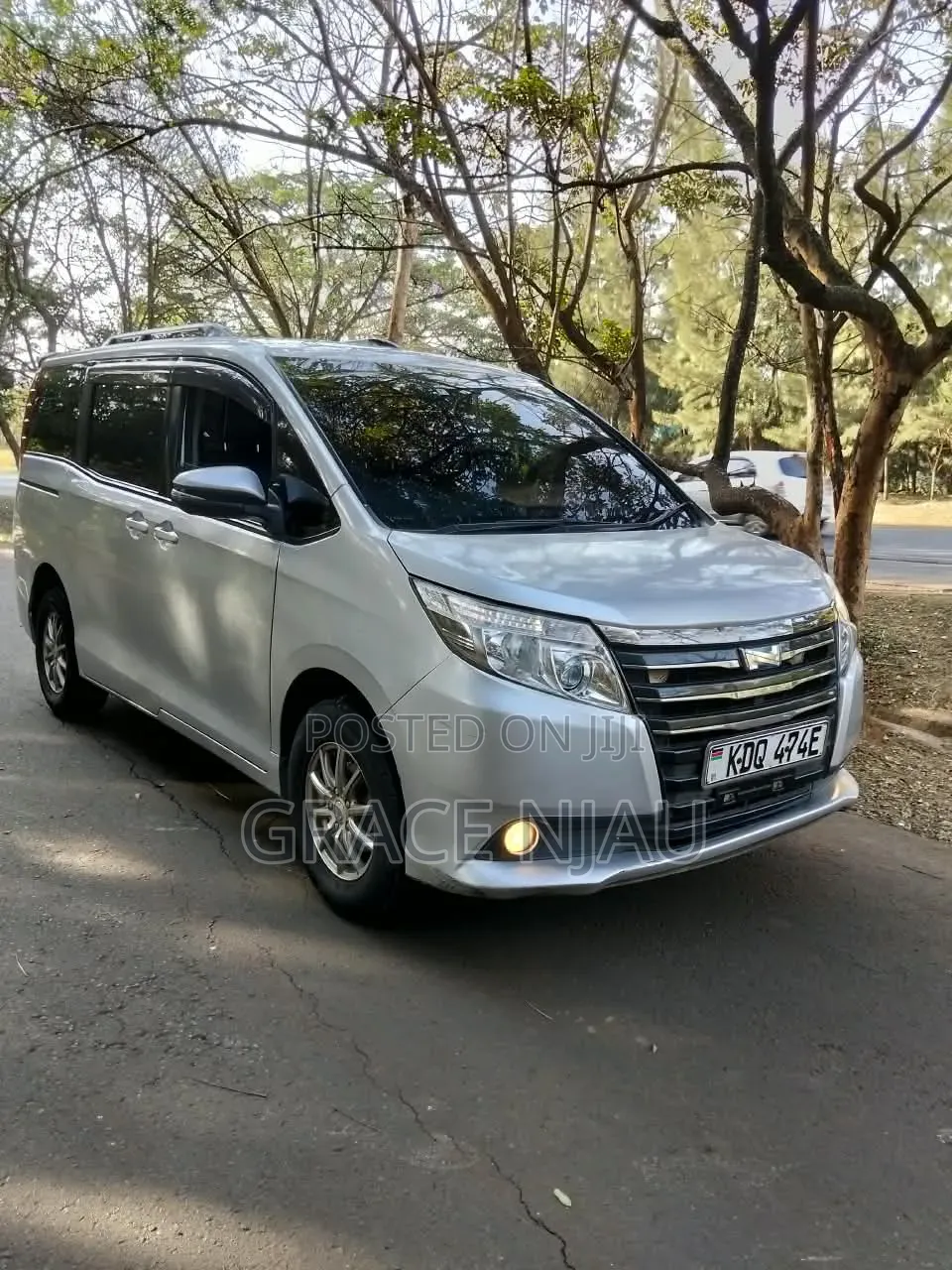Toyota Noah 2.0 AWD (7 Seater) 2016 Silver