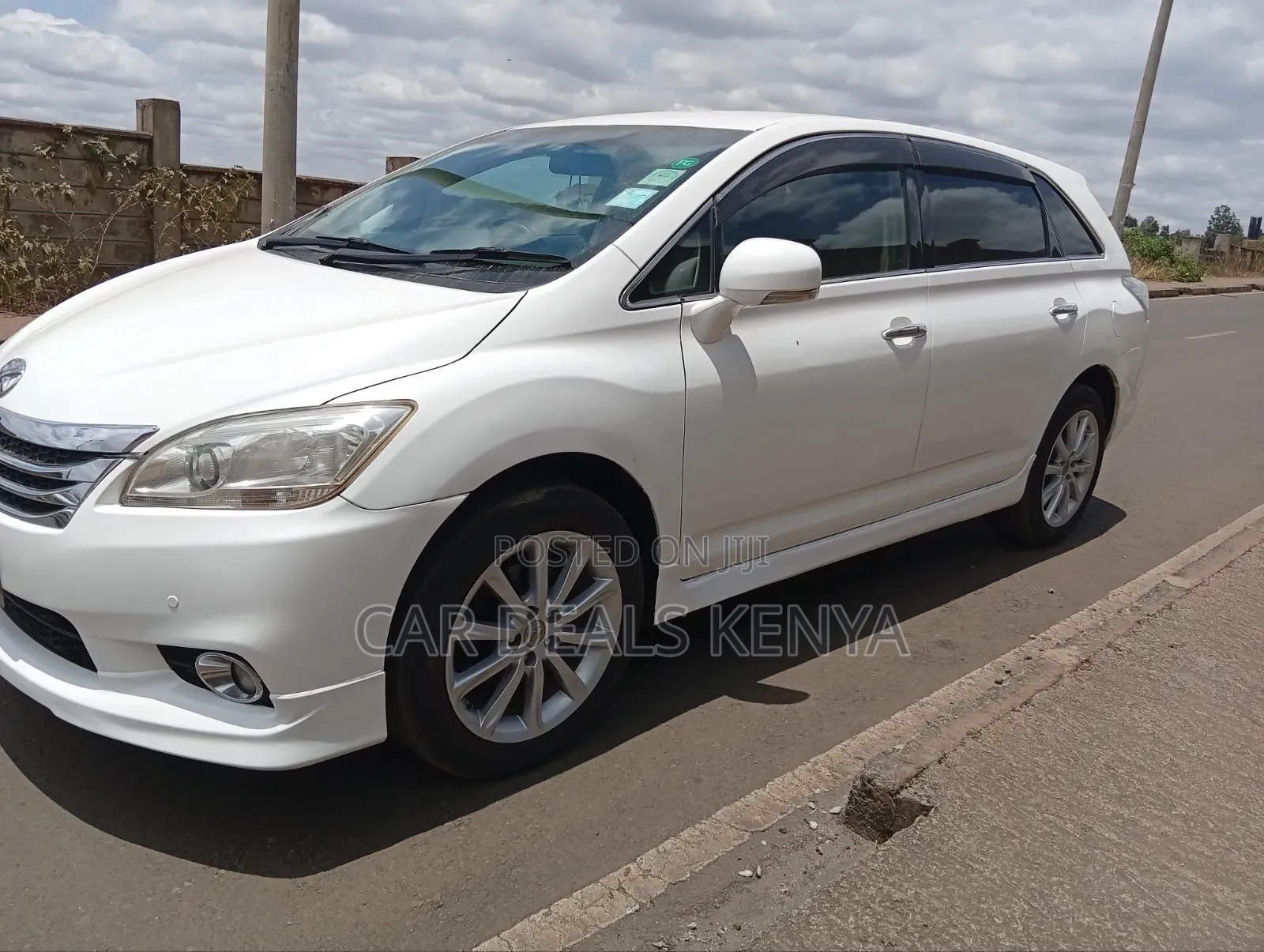 Toyota Mark X Zio 2.4 FWD (7 seater) 2009 White