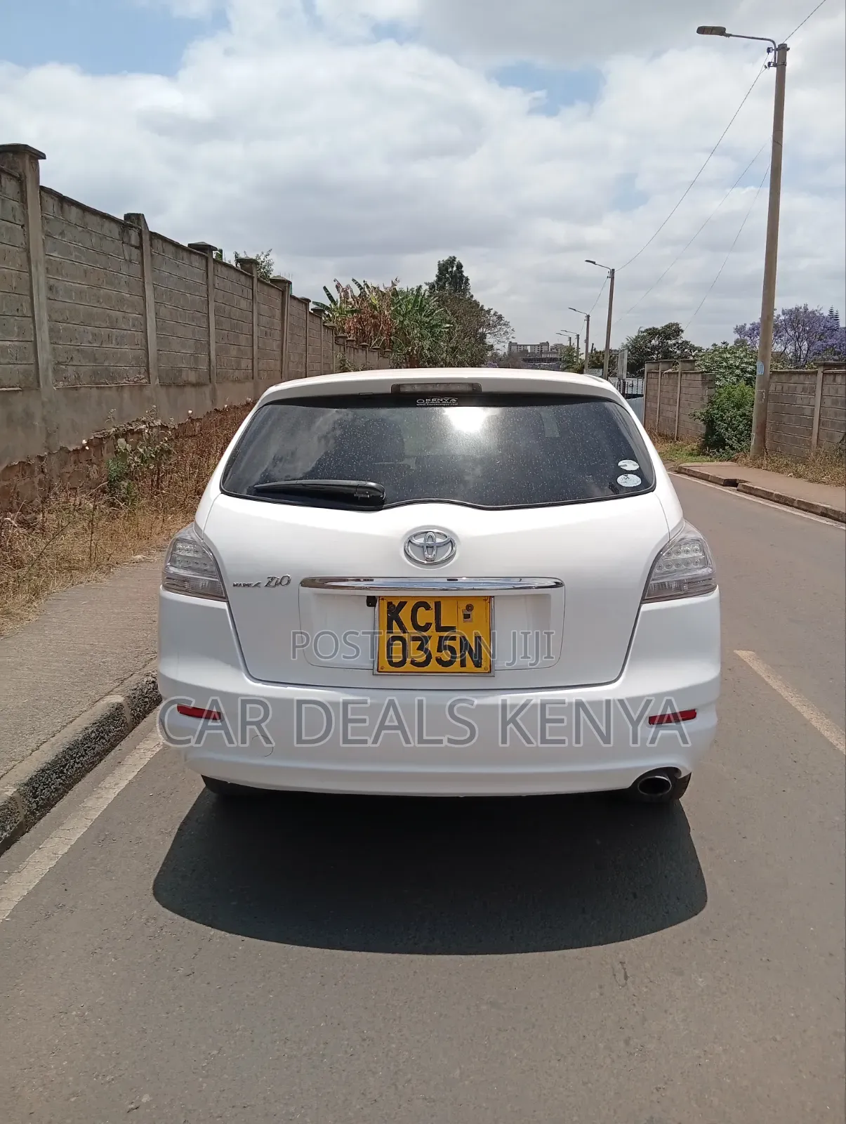 Toyota Mark X Zio 2.4 FWD (7 seater) 2009 White