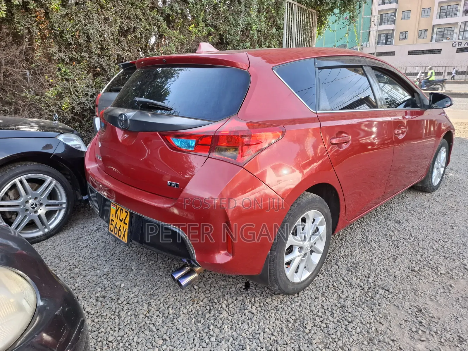 Toyota Auris 2013 Red