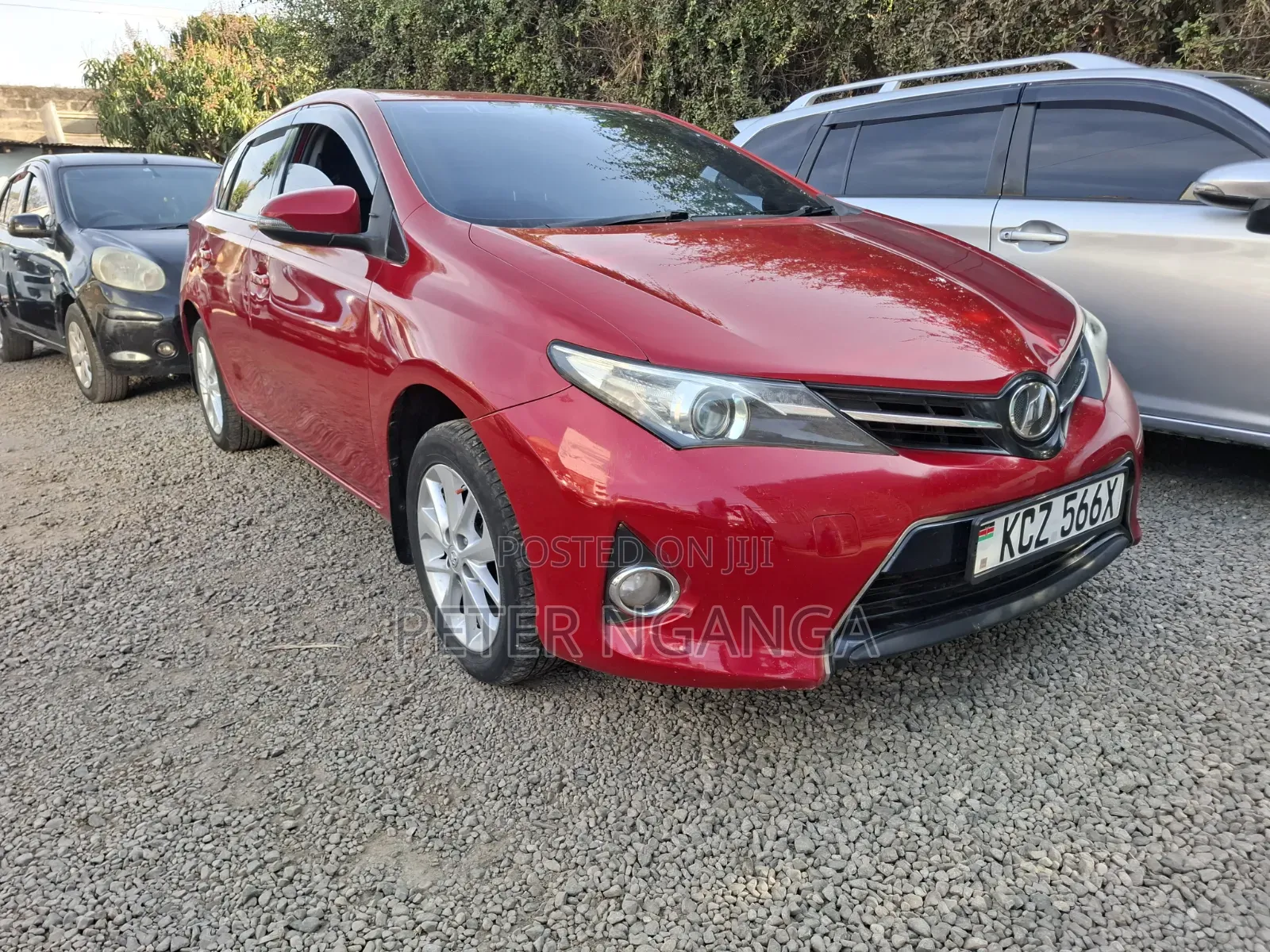 Toyota Auris 2013 Red
