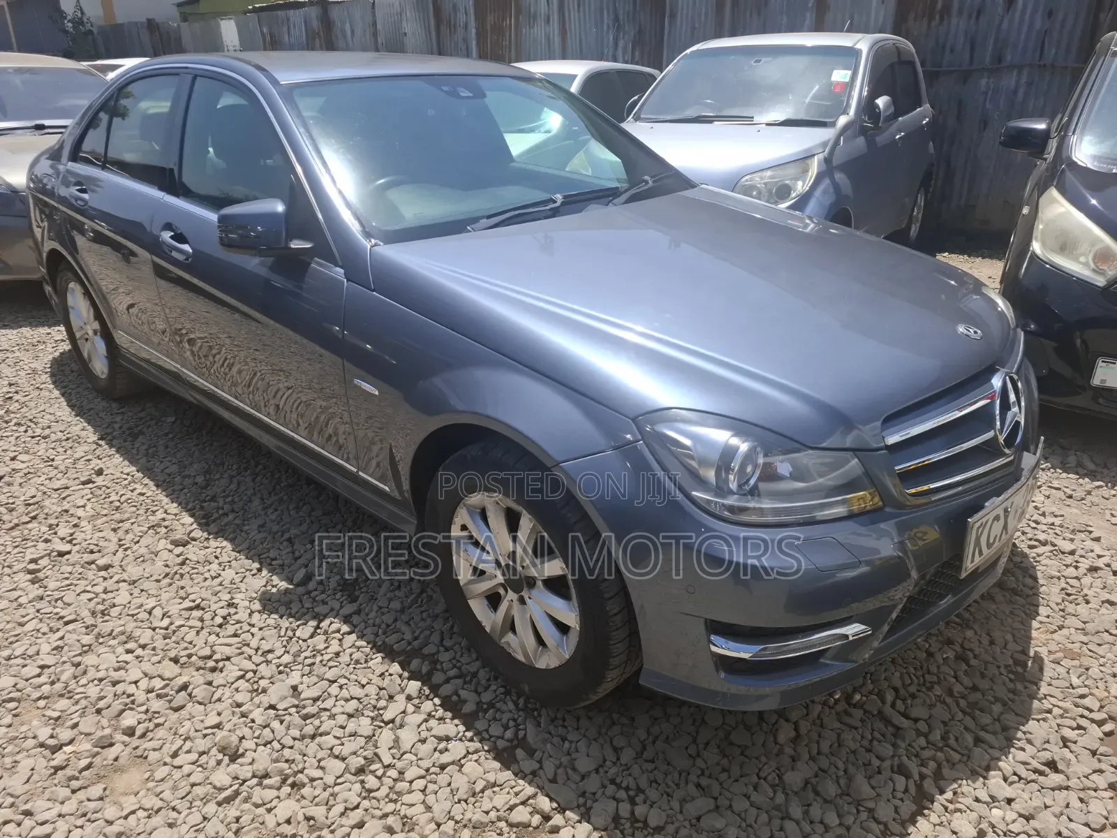 Mercedes-Benz C200 2012 Blue