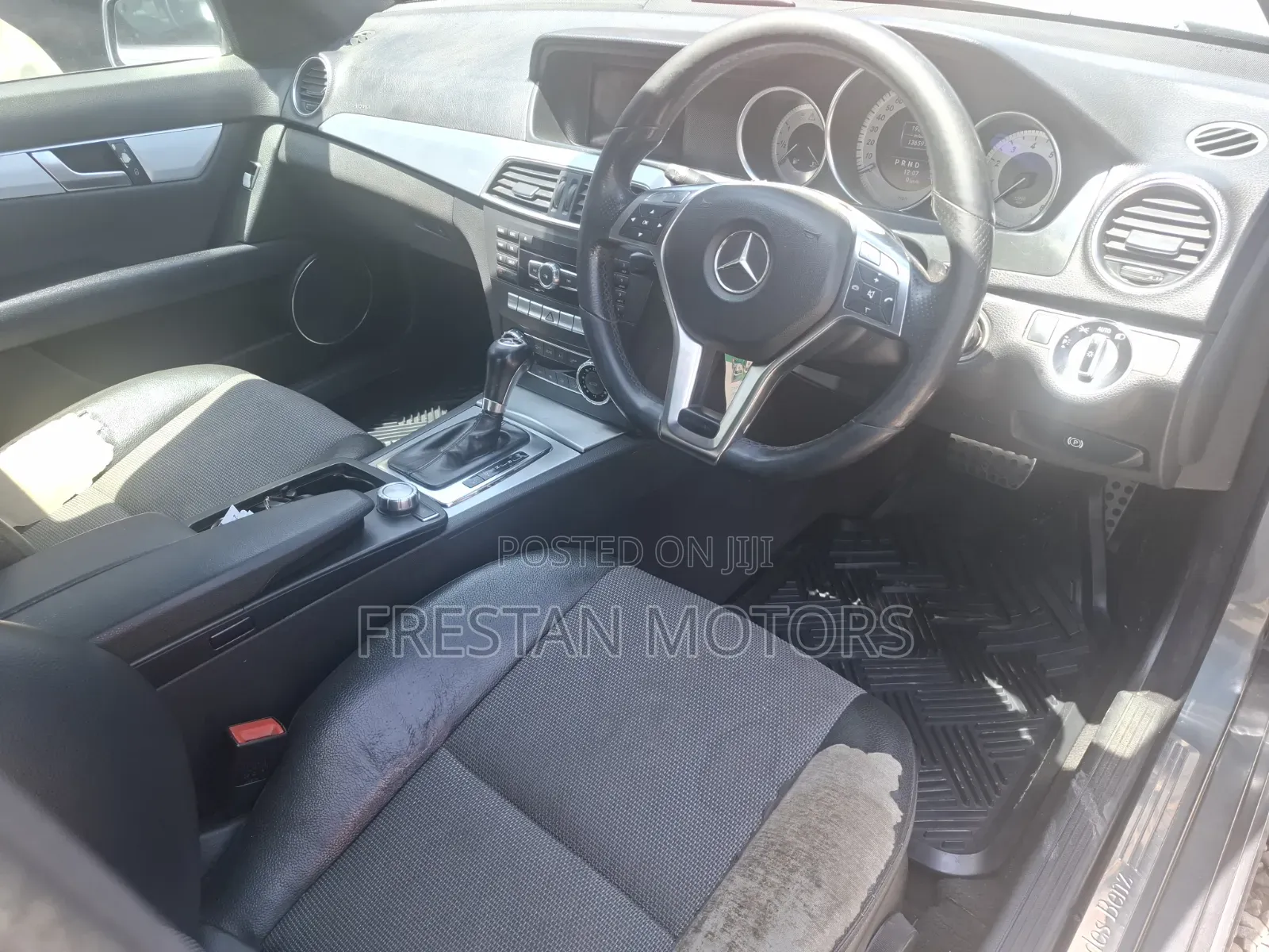 Mercedes-Benz C200 2012 Blue
