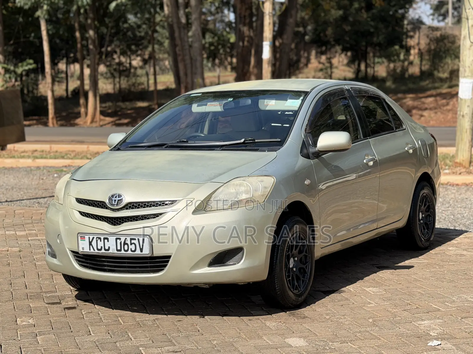 Toyota Belta 2008 Green