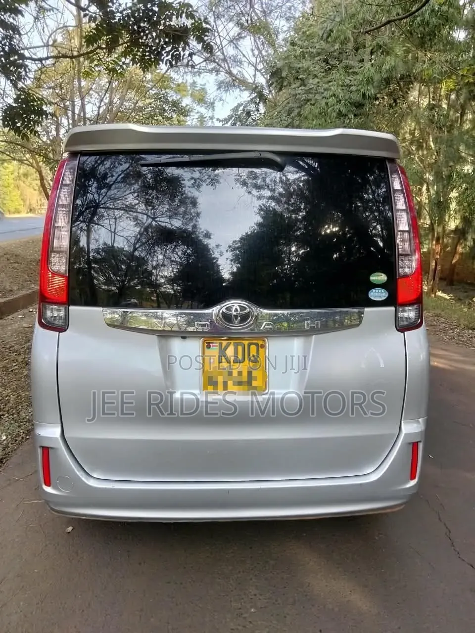 Toyota Noah 2016 Silver
