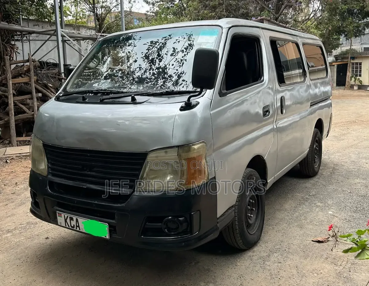 Nissan Caravan (Urvan) 2008 Silver