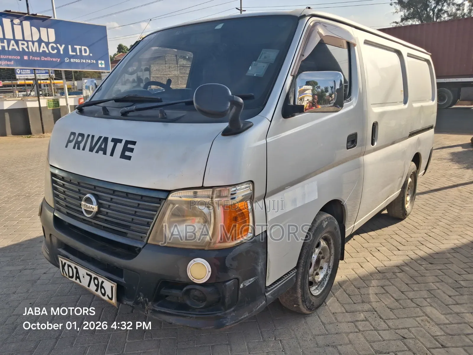 Nissan Caravan (Urvan) 2012 Silver