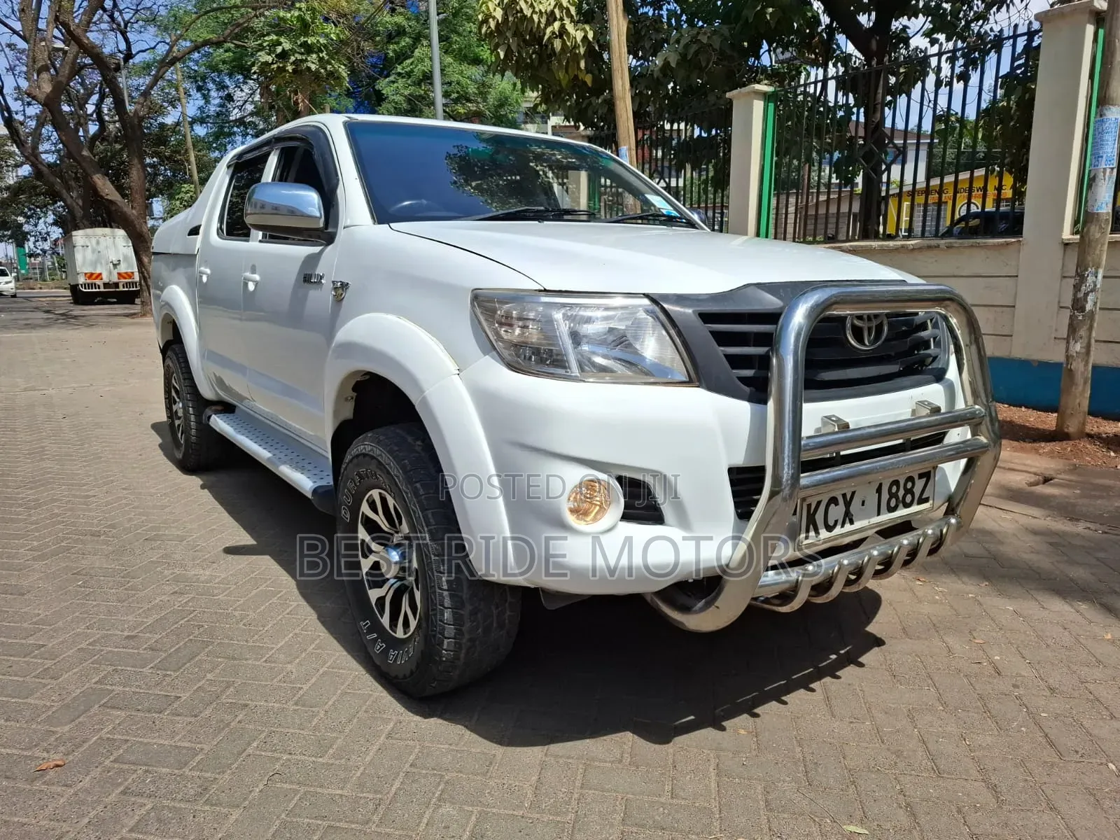 Toyota Hilux 2015 Off white