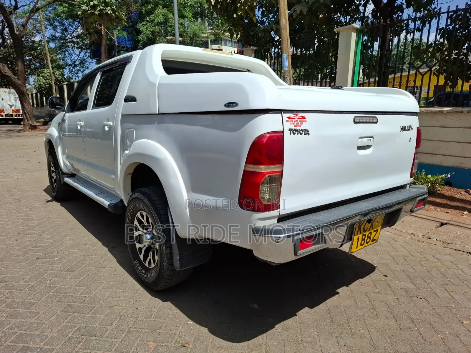 Toyota Hilux 2015 Off white