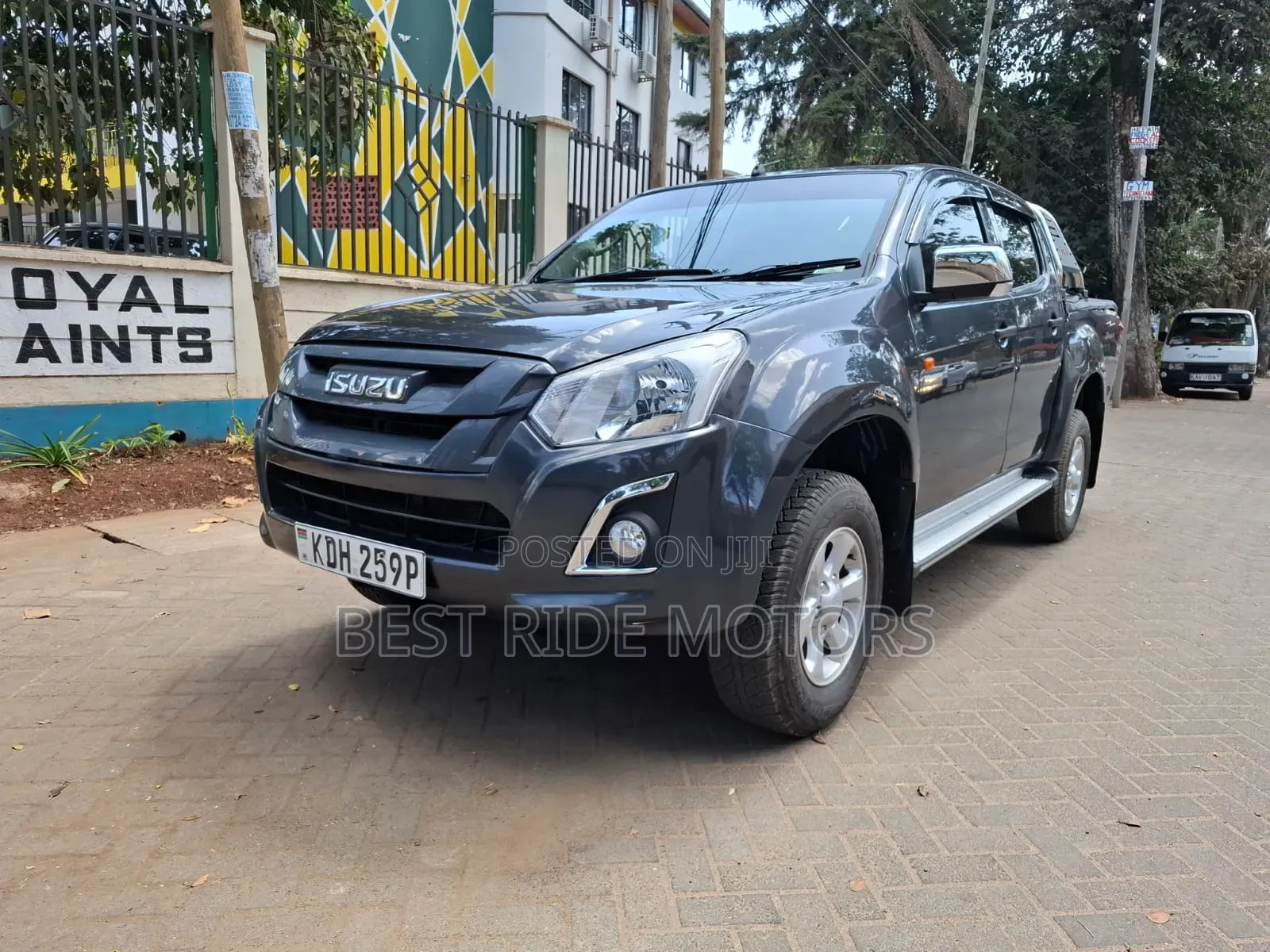 Isuzu D-MAX 2023 Gray